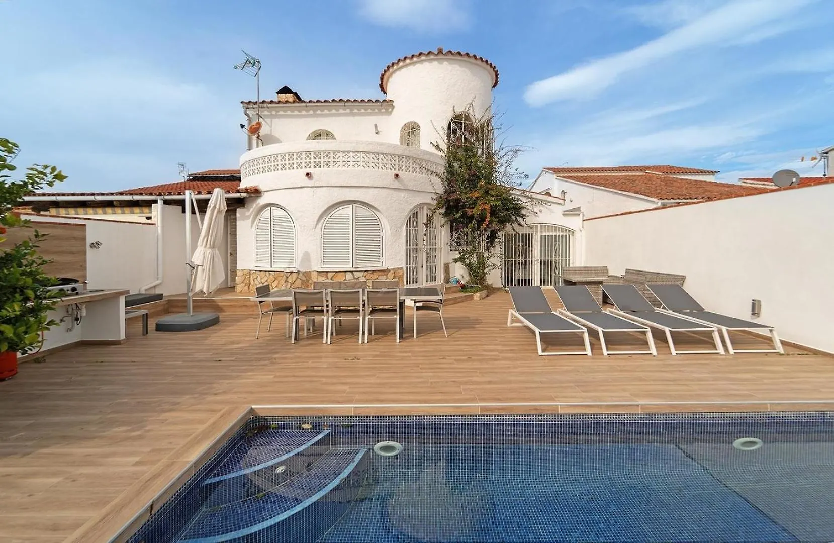 Ferienhaus Mit Privatpool Fuer 8 Personen Ca 117 Qm In Empuriabrava, Costa Brava Golf De Roses 度假居 艾姆布里亚布拉瓦